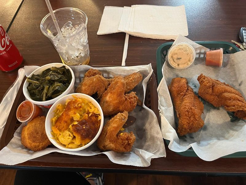 Toby's Tavern food