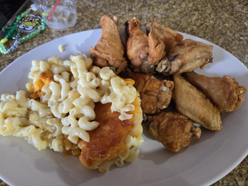 Toby's Tavern food